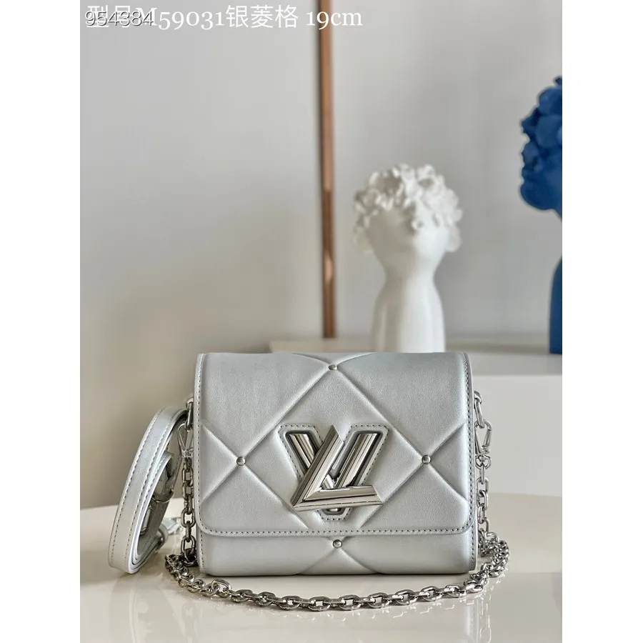 Louis Vuitton Twist Pm чанта 20 см овча кожа колекция пролет/лято 2022 M59031, сребро