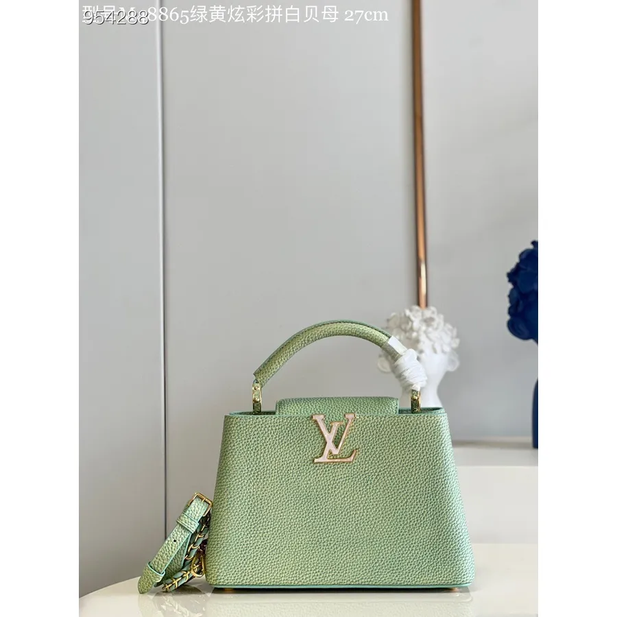 Louis Vuitton Capucines Bb Bag 27cm Glanzend Effect Taurillon Leer Lente/zomer 2022 Collectie M59868, Vert D'eau Groen