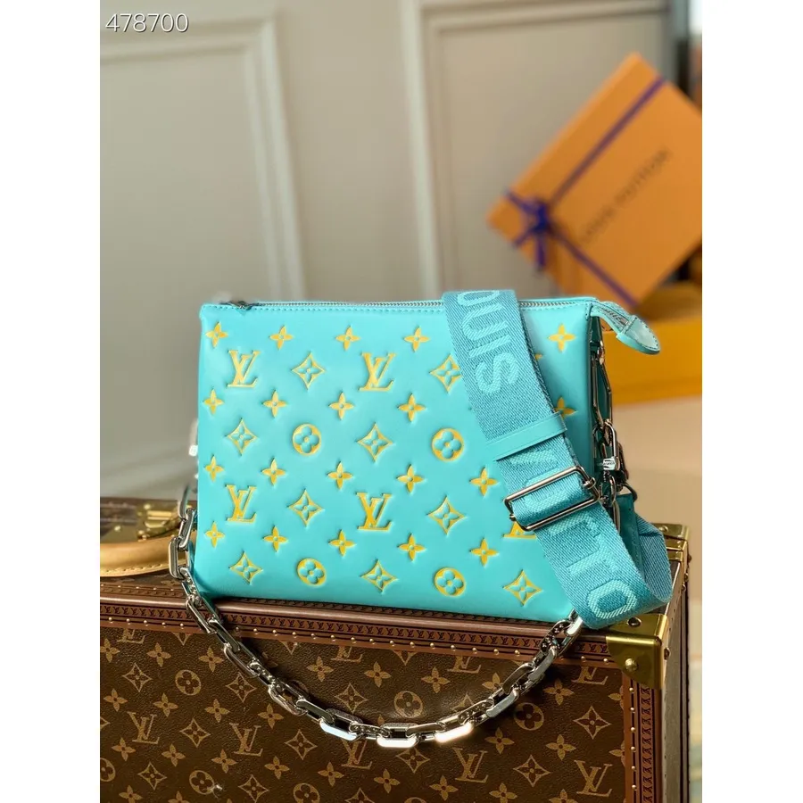 Louis Vuitton Coussin Pm Táska 26 Cm-es Monogramos Dombornyomott Puffadt Báránybőr Bőr Tavaszi/nyári 2021 Kollekció M57793, Türk