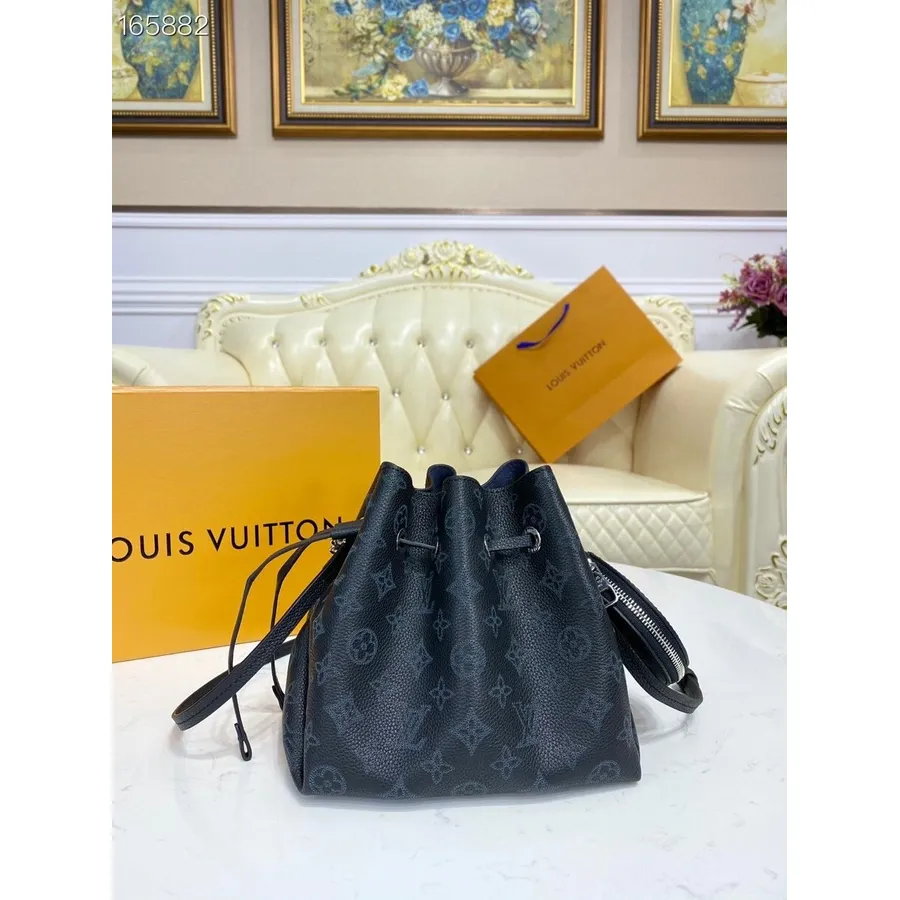 Bolsa Louis Vuitton Bella Bucket 22cm Couro De Bezerro Mahina Coleção Outono/inverno 2020 M57070, Preto