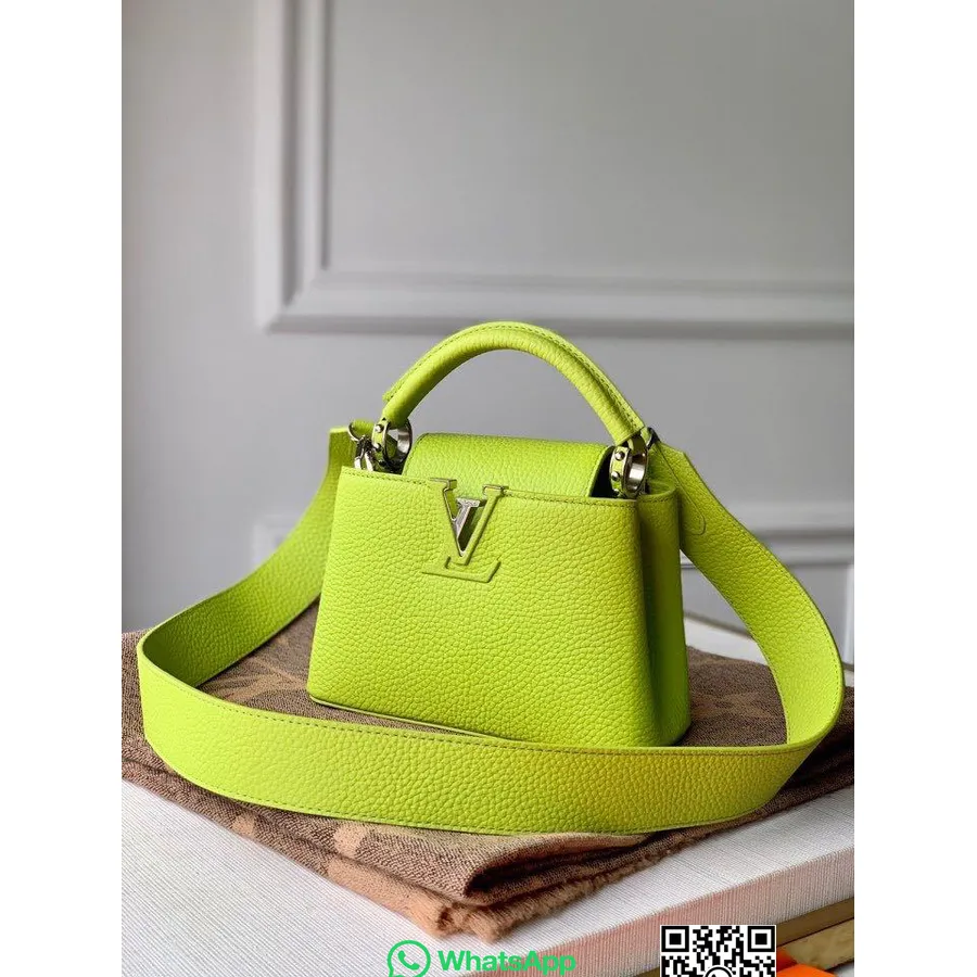 Мини-сумка Louis Vuitton Capucines 22см из кожи тауриллон, коллекция весна/лето 2020, M55985, салатовый