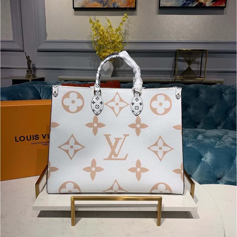 Louis Vuitton Onthego Tote Bag 42cm Monograma Lona Gigante Coleção Primavera / Verão 2019 M44571, Creme