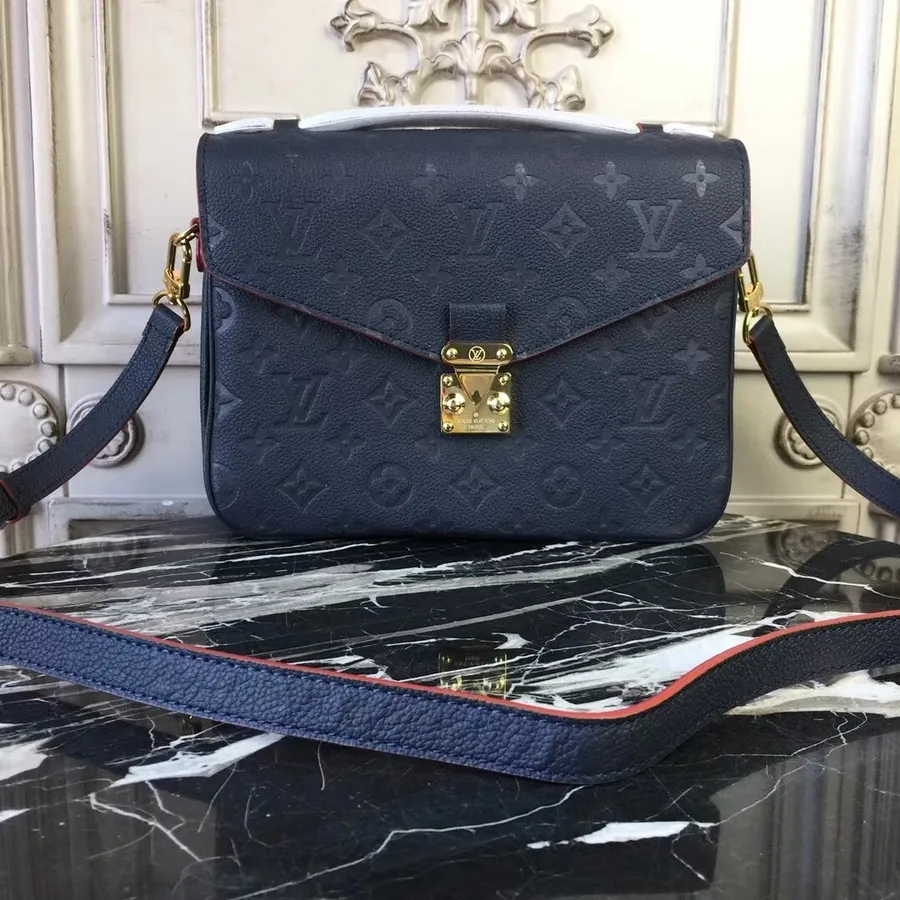 Louis Vuitton Pochette Metis 25cm Soma Monogramma Empreinte Canvas Pavasara/vasaras 2018 Kolekcija M44071 Marine Rouge