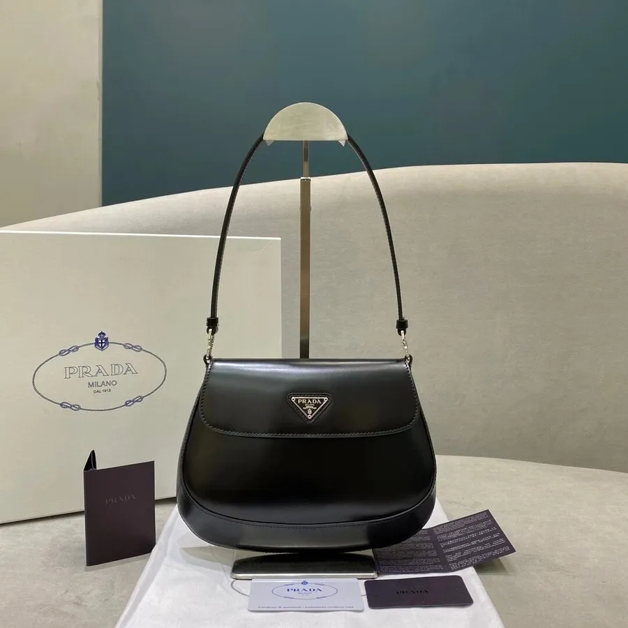 Prada řetízková Hobo Taška 24cm 1bd313 Teletina Z Kůže Cruise 2021 Kolekce, černá