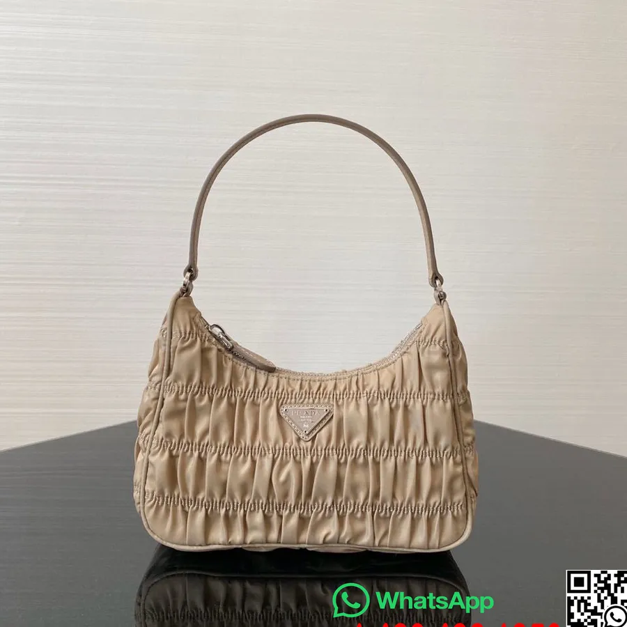 Prada Re-edition 2002 Rykket Nylon Hobo Bag 24cm Vår/sommer 2020 Kolleksjon, Beige