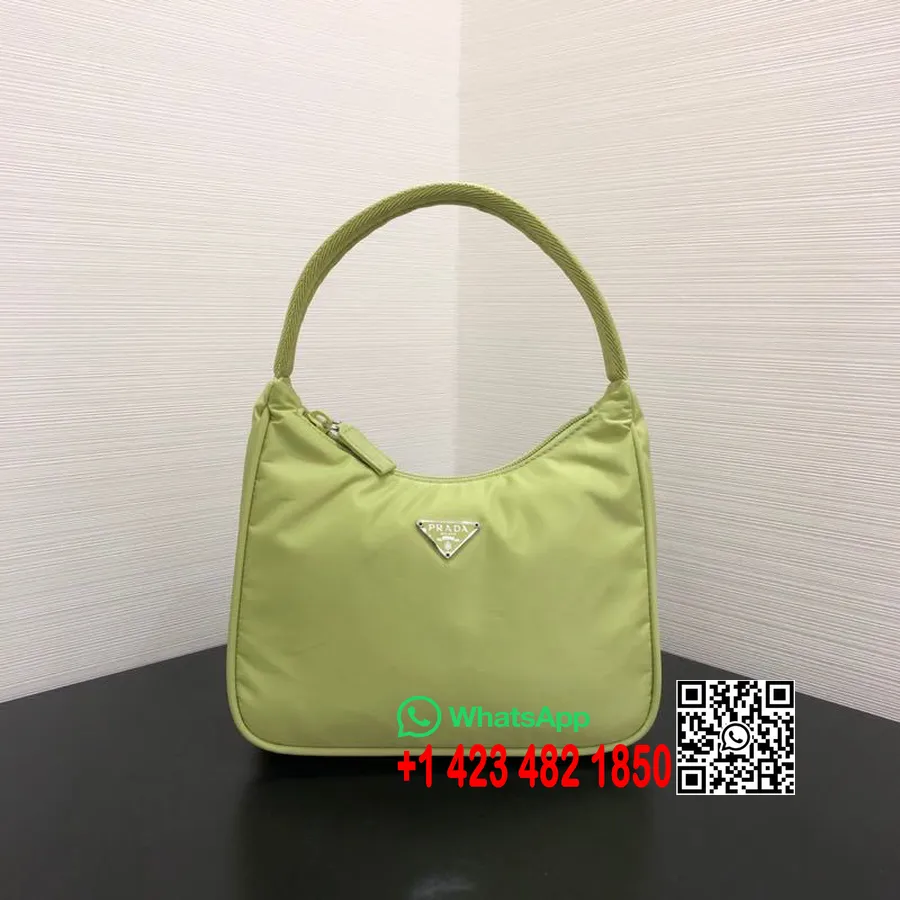 Sac Hobo En Nylon Réédition Prada 24 Cm Collection Printemps/été 2020, Vert Pomme