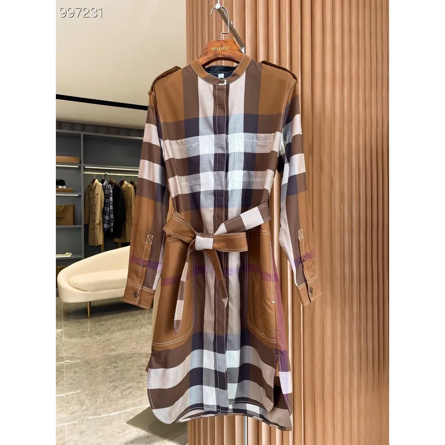 Vestido Burberry De Algodón Con Botones, Plisado Y Anudado, Colección Otoño/invierno 2022, Marrón Oscuro/burdeos