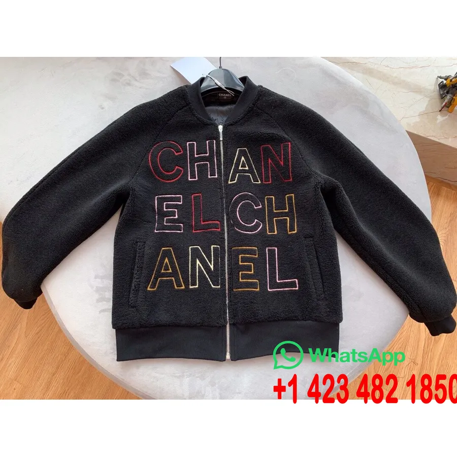 Chaqueta Bomber De Piel De Oveja Con Logo Y Motivo Grande De Chanel Colección Otoño/invierno 2019, Negro