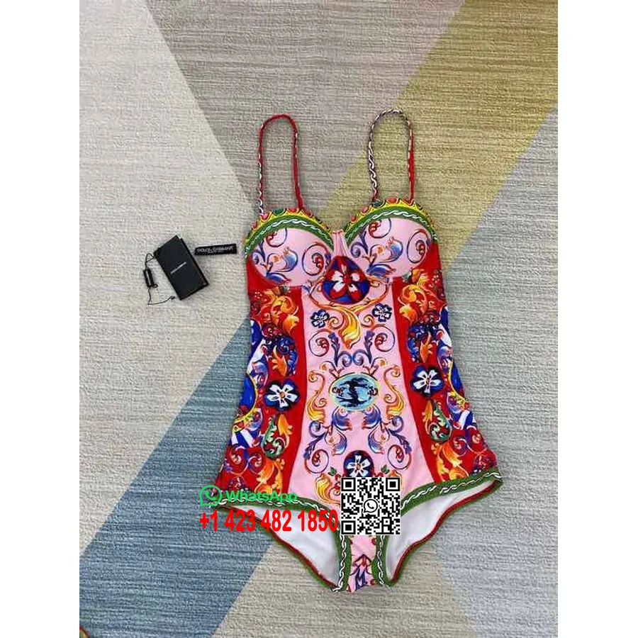 Baju Renang One Piece Dolce Gabbana Dengan Koleksi Coverup Spring/Summer 2020, Merah