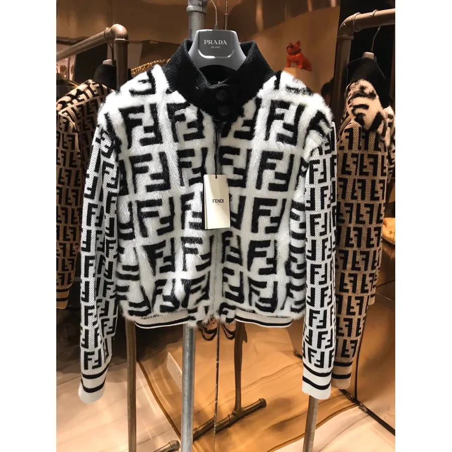 Fendi Abrigo Bomber De Piel De Visón Con Logo Ff Zucca Colección Otoño/invierno 2018, Blanco/negro