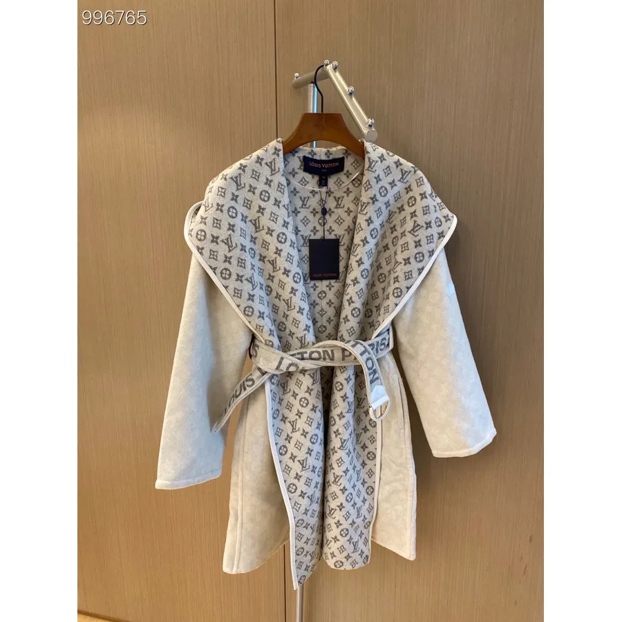 Louis Vuitton Signature Hooded Wrap Double Face Reversible Long Coat Koleksi Musim Gugur/Dingin 2022, Abu-abu Muda