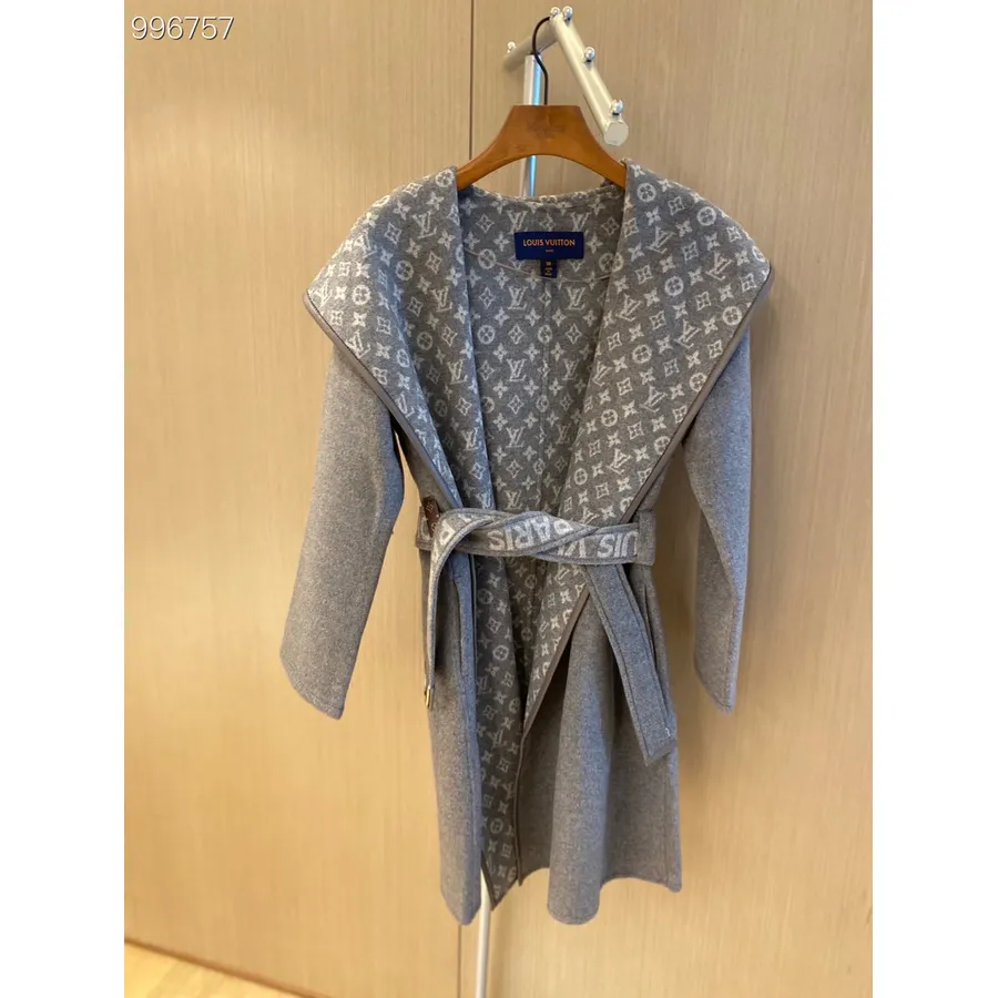 Louis Vuitton Signature Hooded Wrap Double Face Reverzibilen Dolg Plašč Kolekcija Jesen/zima 2022, Siv