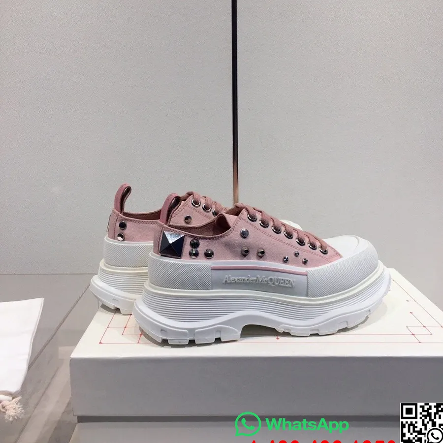 Alexander Mcqueen Sneakers Battistrada Slick Basse Con Borchie Collezione Autunno/inverno 2020, Rosa/bianco