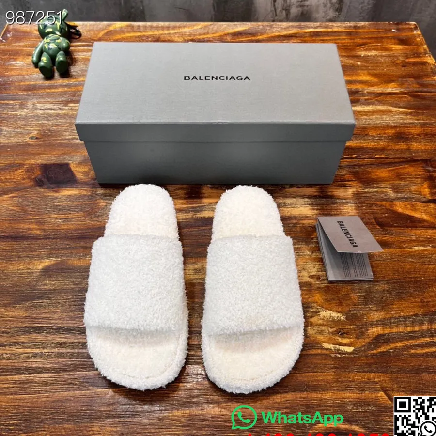 Balenciaga Furry Slides Unisex Kingad Sügis/talv 2022 Kollektsioon, Valge