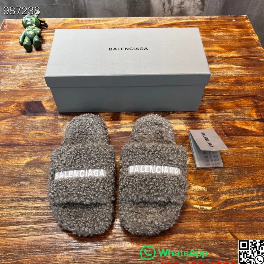 Balenciaga Logo Furry Slides Sapatos Unissex Coleção Outono/inverno 2022, Cinza