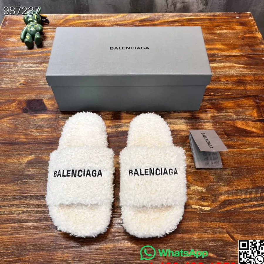 Balenciaga Logo Furry Slides Unisex Topánky Kolekcia Jeseň/zima 2022, Biela