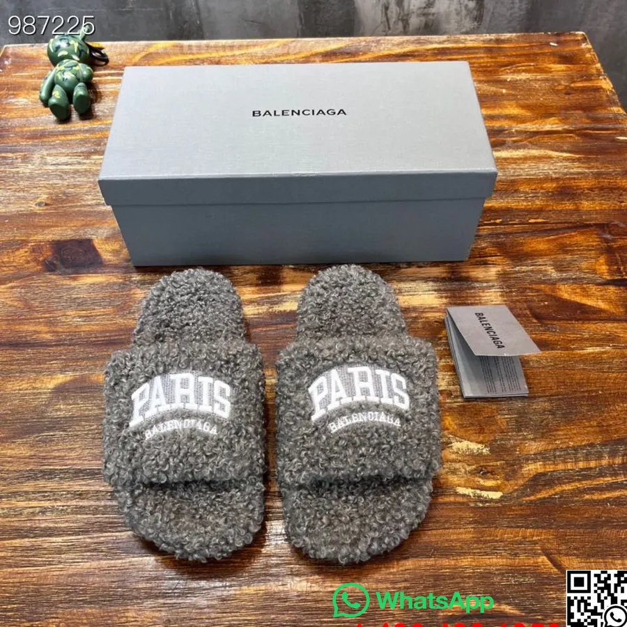 Balenciaga Paris Logo Furry Slides Chaussures Unisexes Collection Automne/hiver 2022, Gris