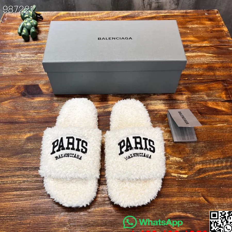 Balenciaga Paris Logo Furry Slides Chaussures Unisexes Collection Automne/hiver 2022, Blanc