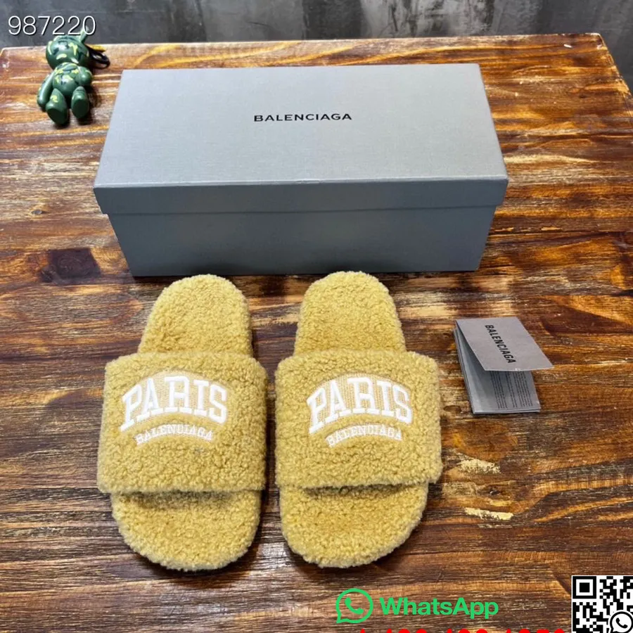 Balenciaga Paris Logo Furry Slides Chaussures Unisexes Collection Automne/hiver 2022, Beige