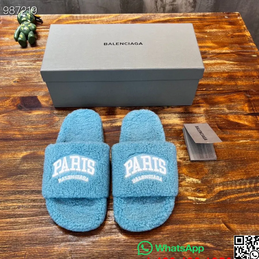 Balenciaga Paris Logo Furry Slides Chaussures Unisexes Collection Automne/hiver 2022, Bleu Clair