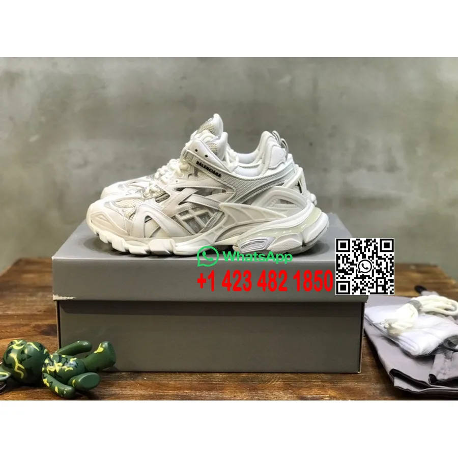 Balenciaga Track 2.0 Sneakersy Ze Skóry Cielęcej, Kolekcja Jesień/zima 2022, Kolor Biały