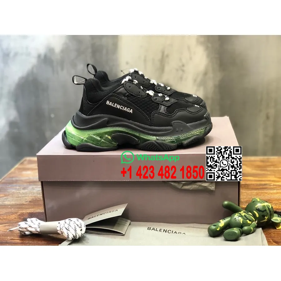 Balenciaga Triple S Sneakers Kalbsleder Frühjahr/Sommer 2022 Kollektion, Schwarz/grün