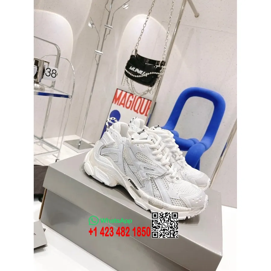 Balenciaga Sneaker à Lacets En Cuir De Veau Collection Printemps/été 2022, Blanc