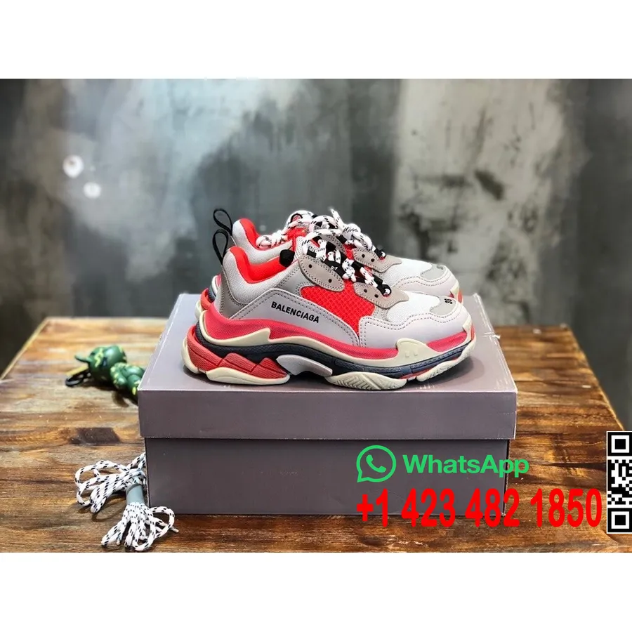 Balenciaga Triple S Sneakers Calfskin Leather Koleksi Musim Semi/panas 2020, Merah/hitam