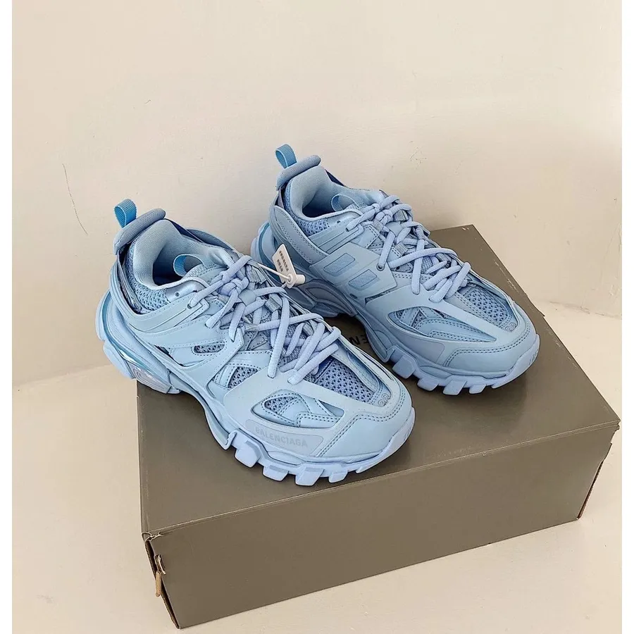 Balenciaga Track 2.0 маратонки от телешка кожа колекция есен/зима 2020, светло сини