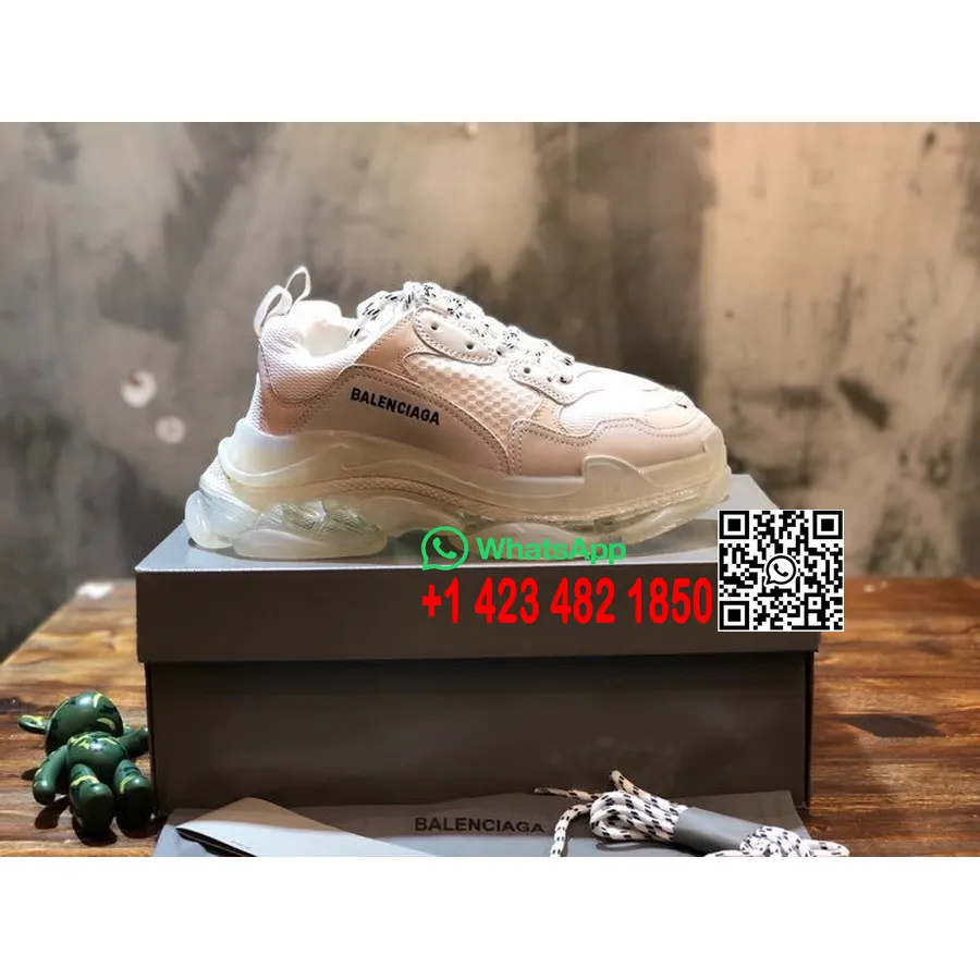 Balenciaga Triple S Sneakers Kalfsleer Lente/zomercollectie 2020, Nude