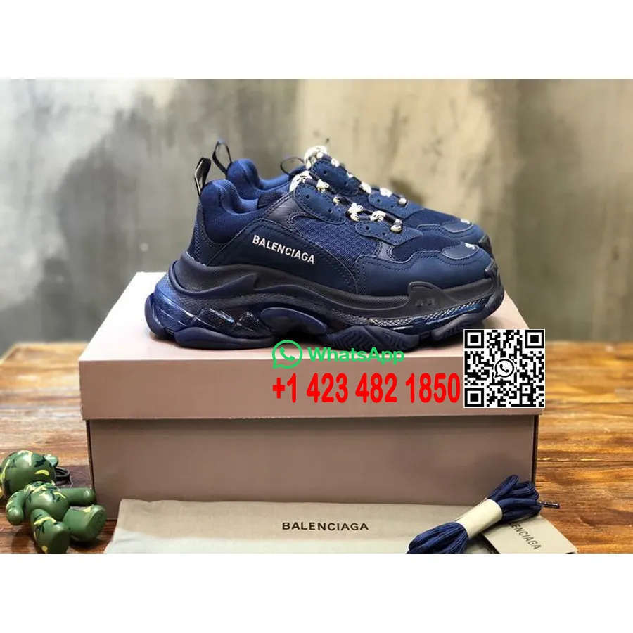 Balenciaga Baskets Triple S En Cuir De Veau Collection Printemps/été 2020, Bleu Marine