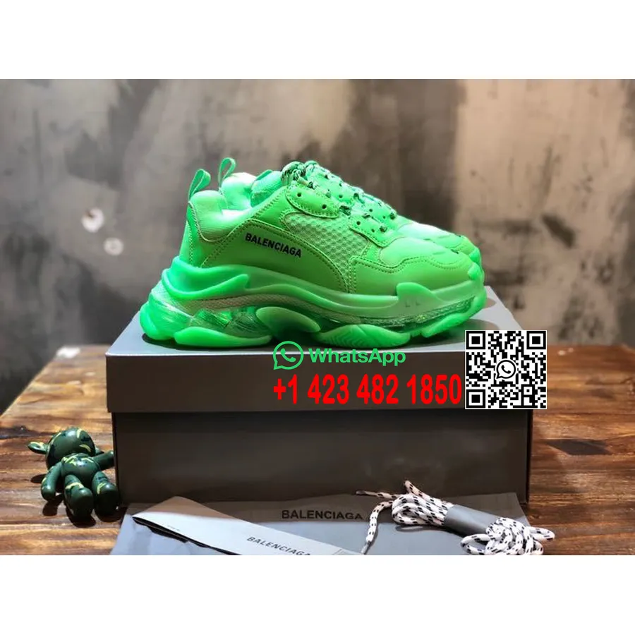 Balenciaga Baskets Triple S En Cuir De Veau Collection Printemps/été 2020, Vert Fluo