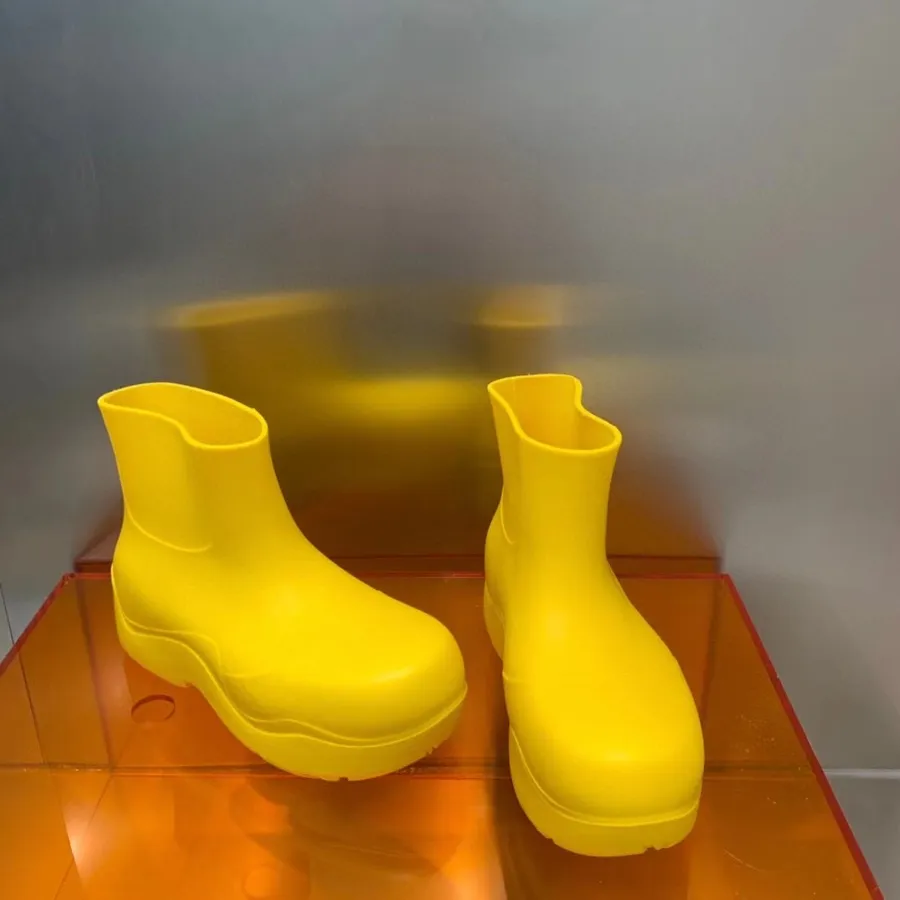 Bottega Veneta Pölar Pvc Ankelboots Höst/vinter 2021 Kollektion, Gul