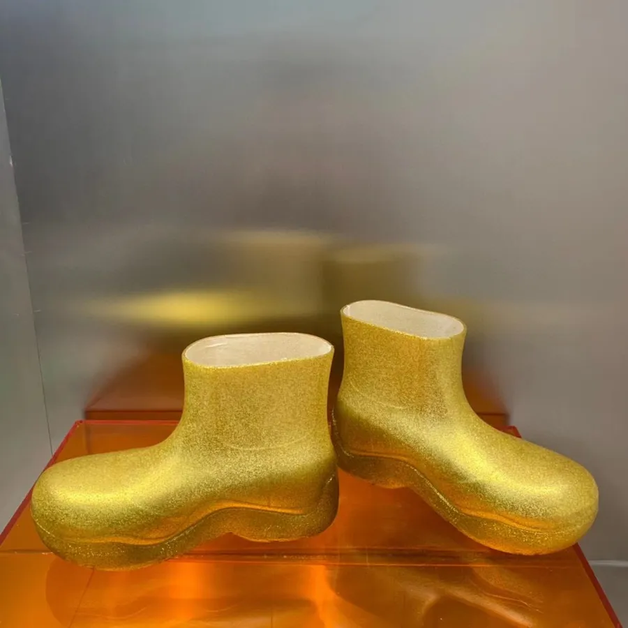 Bottega Veneta Pölar Pvc Ankelboots Höst/vinter 2021 Kollektion, Guld