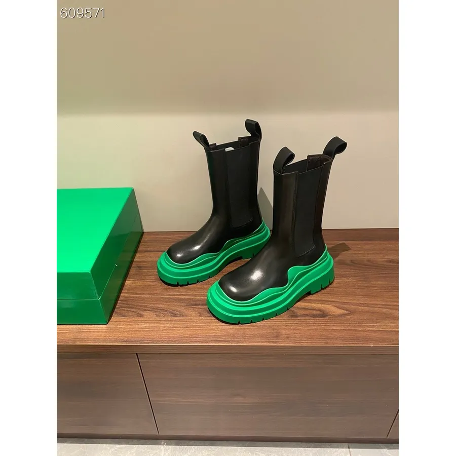 Bottega Veneta Botas Planas De Piel Con Triple Suela Piel De Becerro Colección Otoño/invierno 2021, Negro/verde