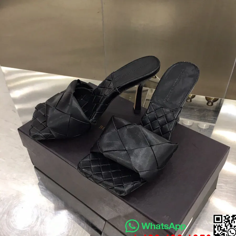 Bottega Veneta Lido Tocuri Plat Cu Toc Patrat Piele De Miel Colectia Primavara/vara 2020, Negru