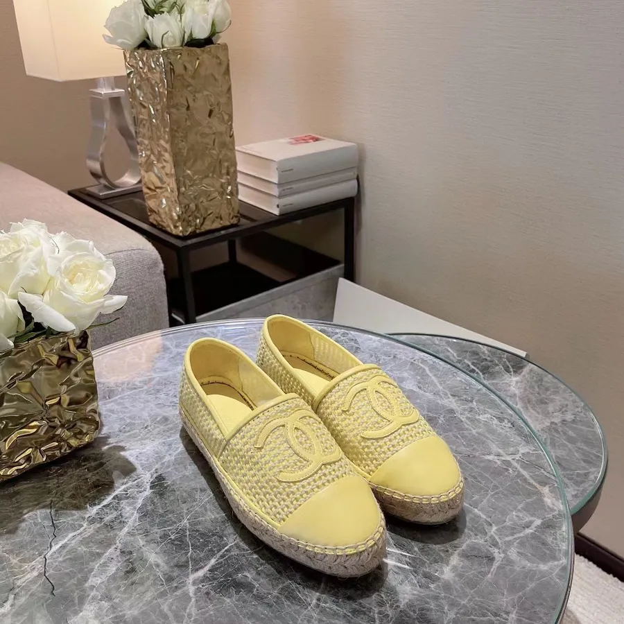 Chanel Perforētas Espadrilas Jērādas 2021. Gada Rudens/ziemas Kolekcija, Dzeltena