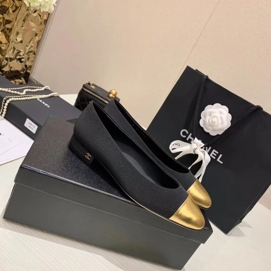 Zapatos De Salón Planos Chanel Piel De Becerro Colección Primavera/verano 2021, Negro/oro