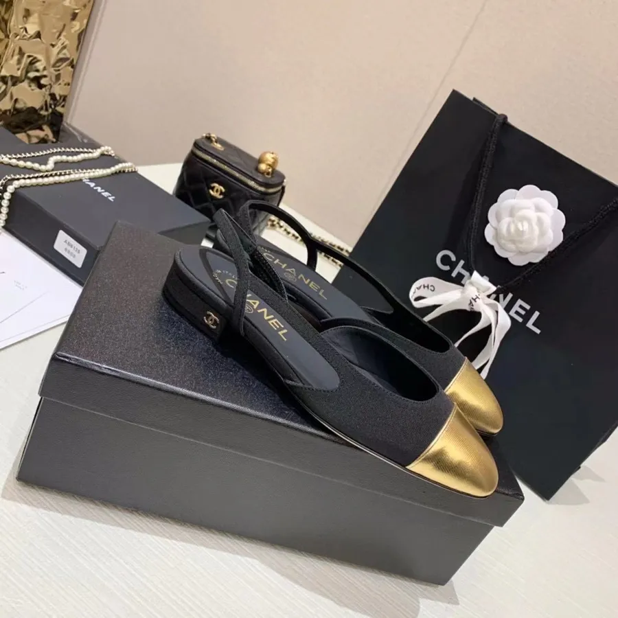 Chanel Slingback Flats Kalvskinn Läder Vår/sommar 2021 Kollektion, Svart/guld