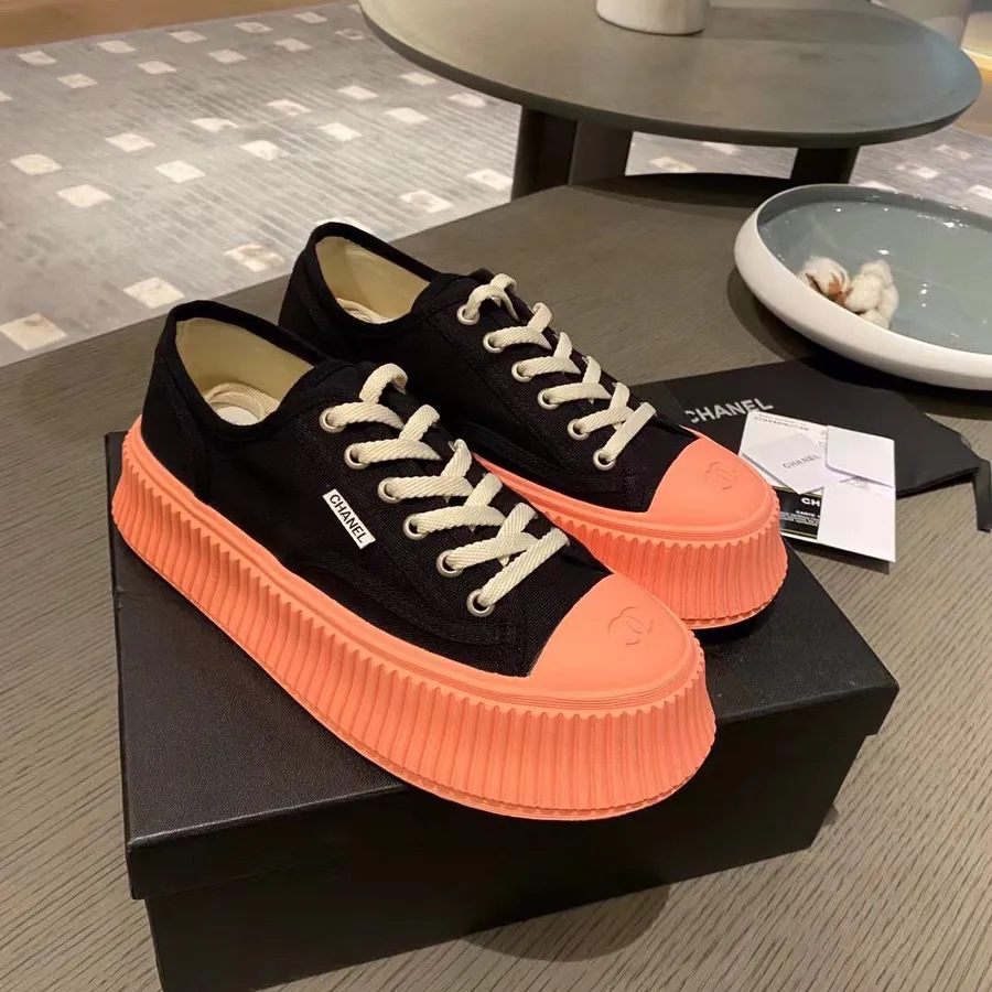 Chanel Canvas Platform Sneakers Herfst/winter 2021 Collectie, Zwart/roze