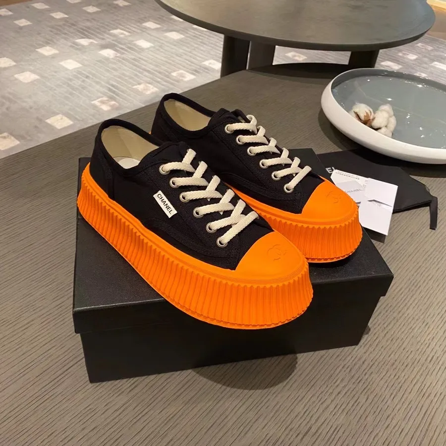 Chanel Canvas Platform Sneakers Herfst/winter 2021 Collectie, Zwart/oranje