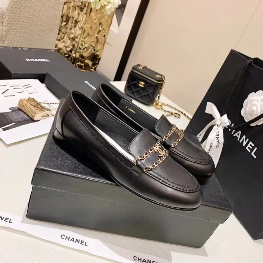 Chanel Corrente Embelezada Mocassins Casuais Couro De Bezerro Coleção Outono / Inverno 2021, Preto