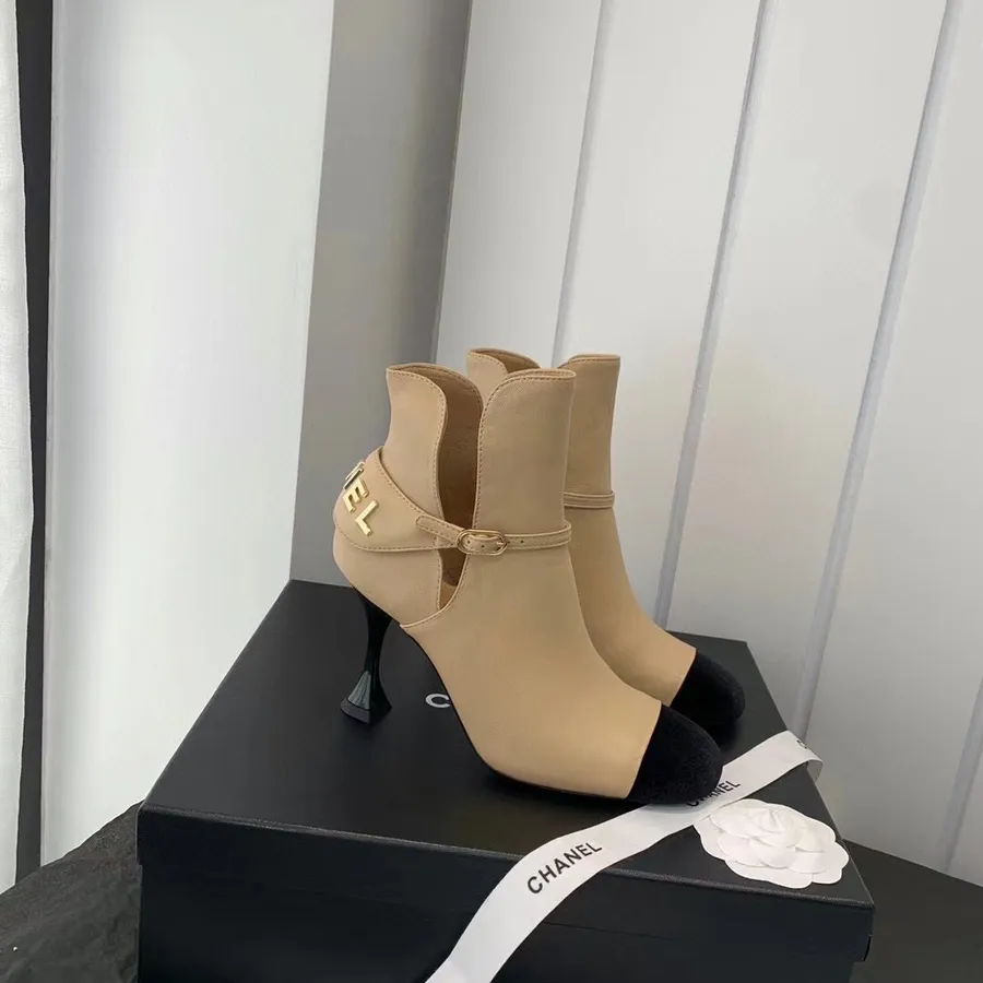 Chanel Strappy Pumput Vasikannahkainen Syksy/talvi 2021 Kokoelma, Beige/musta