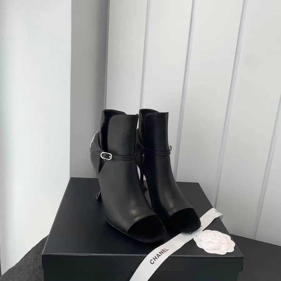 Chanel Riemchenstiefeletten Aus Kalbsleder, Herbst-/Winterkollektion 2021, Schwarz