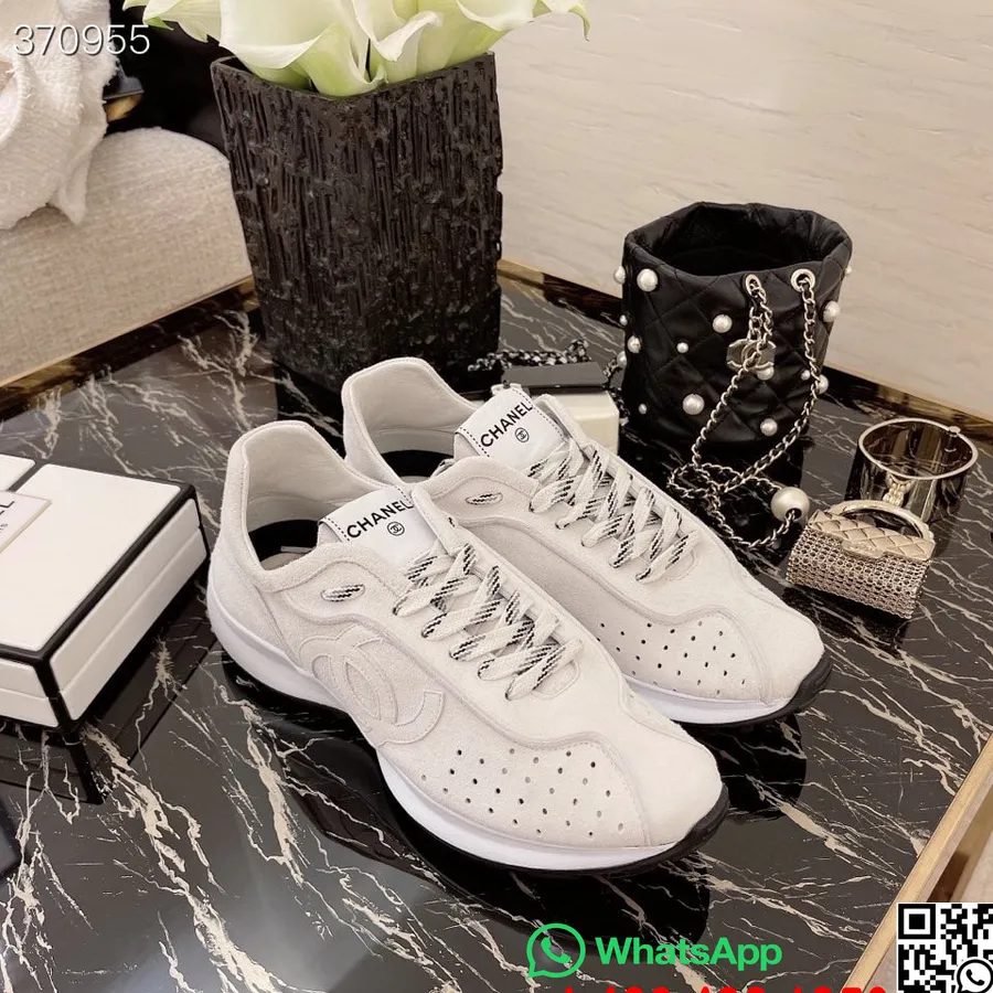 Chanel Sneakers Mocka/lammskinn Vår/sommar 2021 Kollektion, Vit