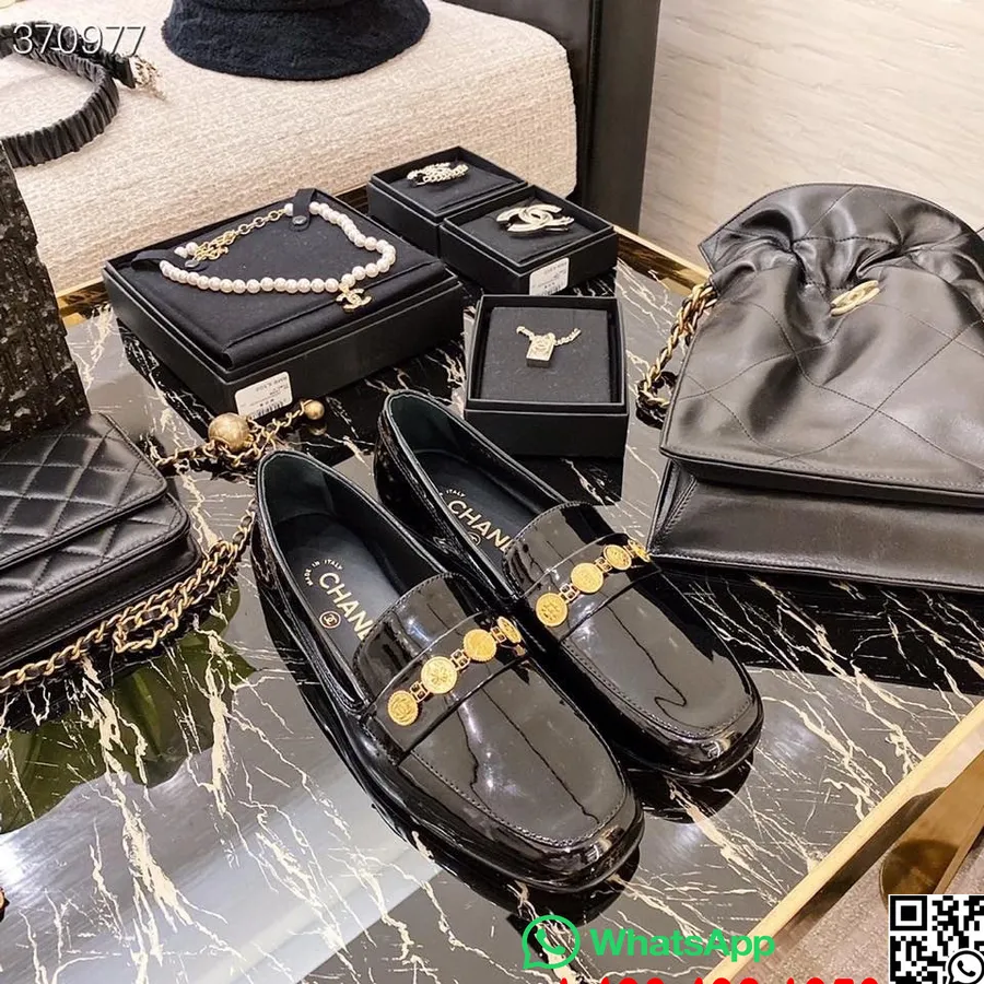 Chanel Charm Nakit Olarak Loafer'lar Rugan Ilkbahar/yaz 2021 Koleksiyonu, Siyah