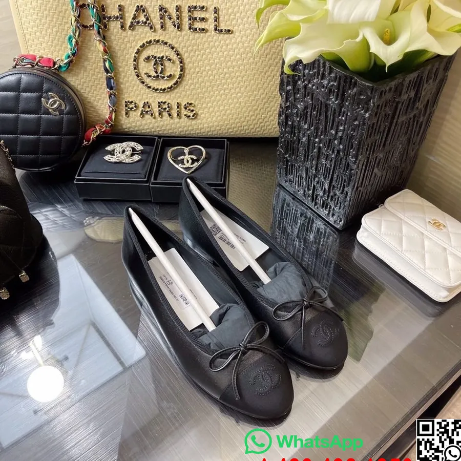 Chanel Ballerina Flats Lambskin Leather Spring/Summer 2021 Collection, Black