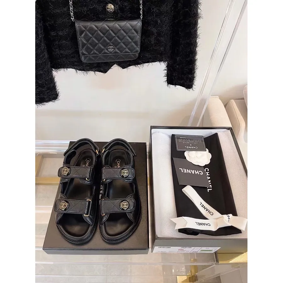 Chanel CC-Sandalen Mit Klettverschluss Und Genarbtem Kalbsleder, Frühjahr/sommer-kollektion 2021, Schwarz