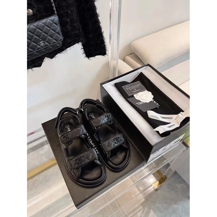 Chanel Tecido Cc Sofisticado De Velcro Couro De Bezerro Coleção Primavera/verão 2021, Tão Preto