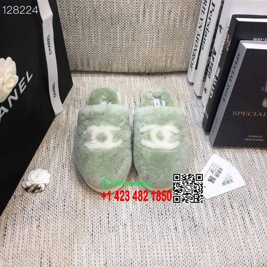 Chanel CC Fur Slippers Fall/Winter 2020 Collection, Green